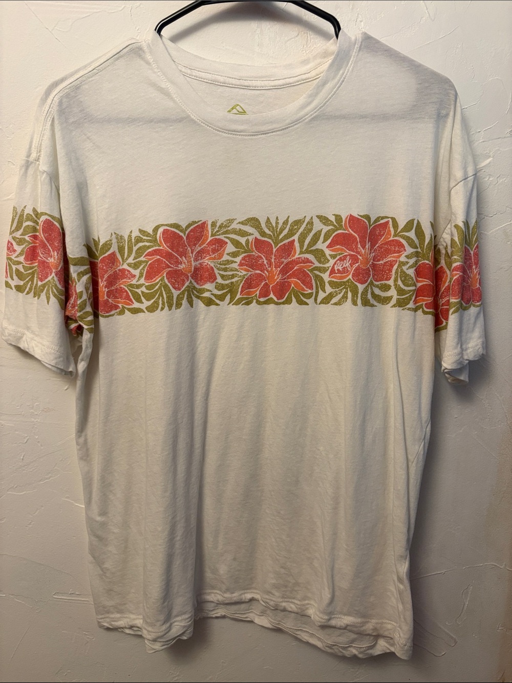 Reef White Short-Sleeve Tee with Coral Floral Band